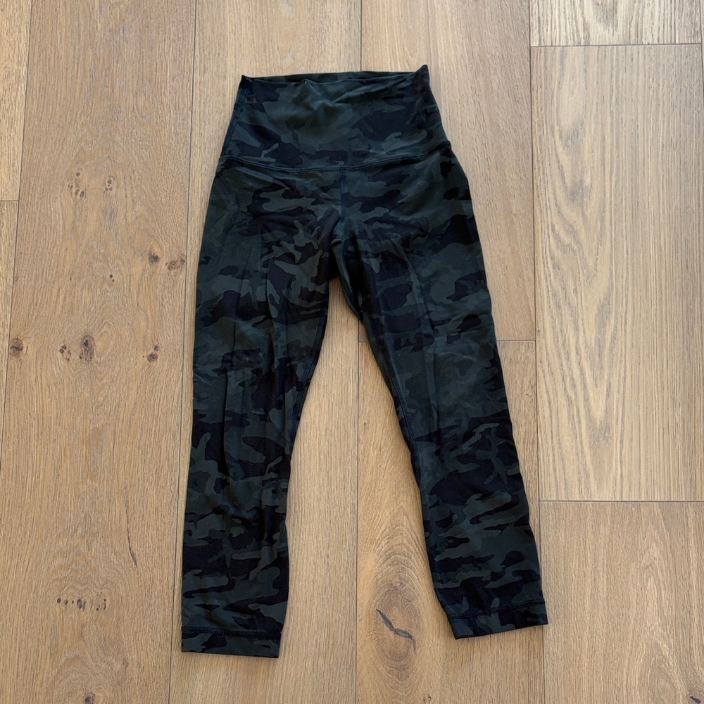 Lululemon Athletics Camouflage Cropped Pants
